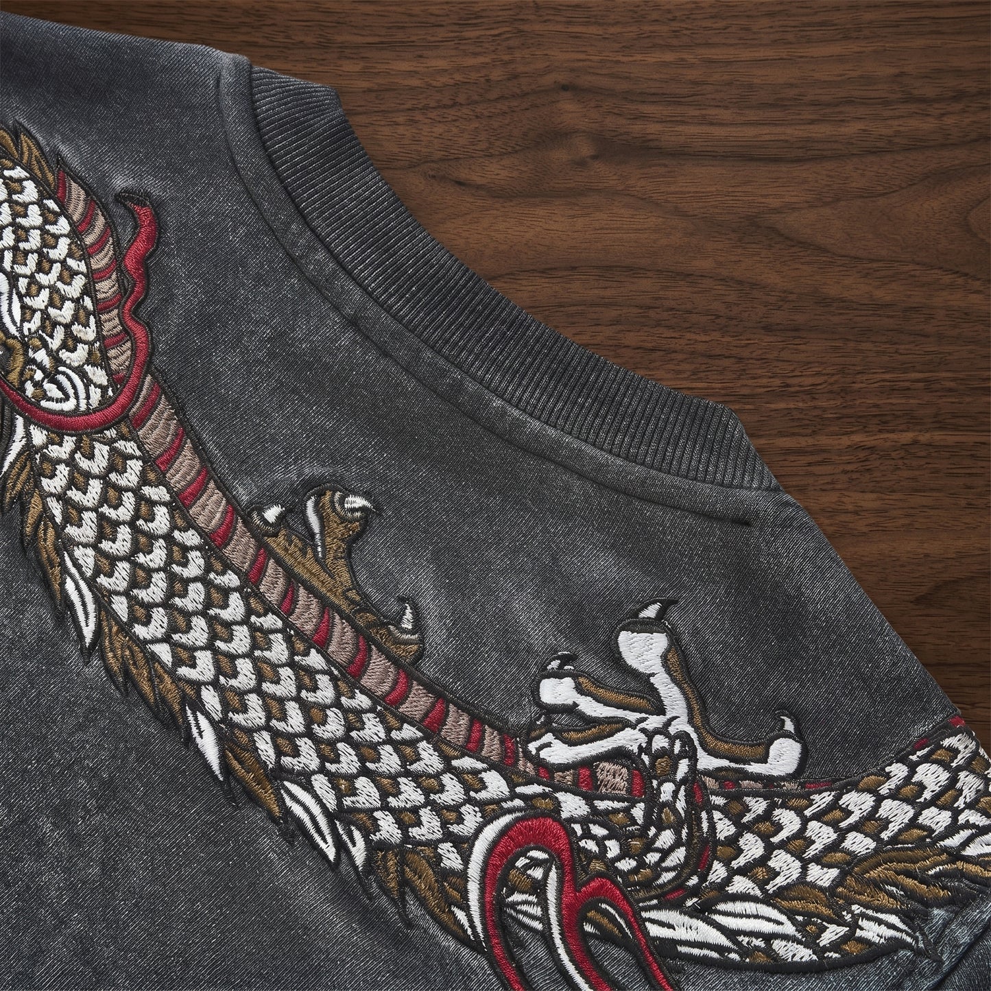 Embroidery - Sweatshirt "Kiyohime"