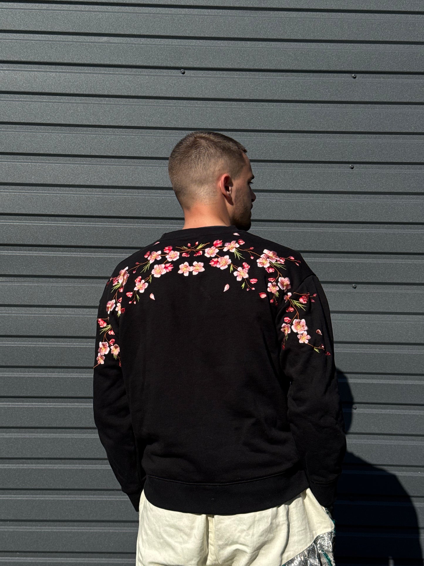 Embroidery - Sweatshirt "Sakura"