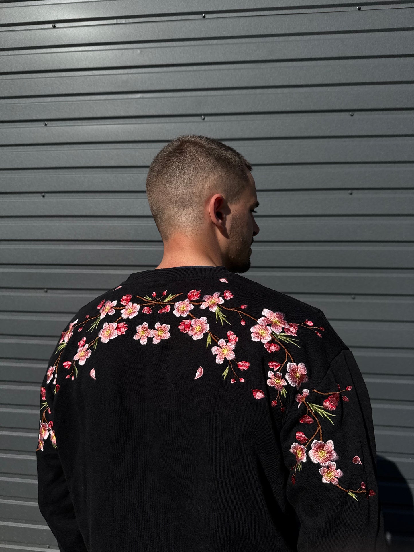 Embroidery - Sweatshirt "Sakura"