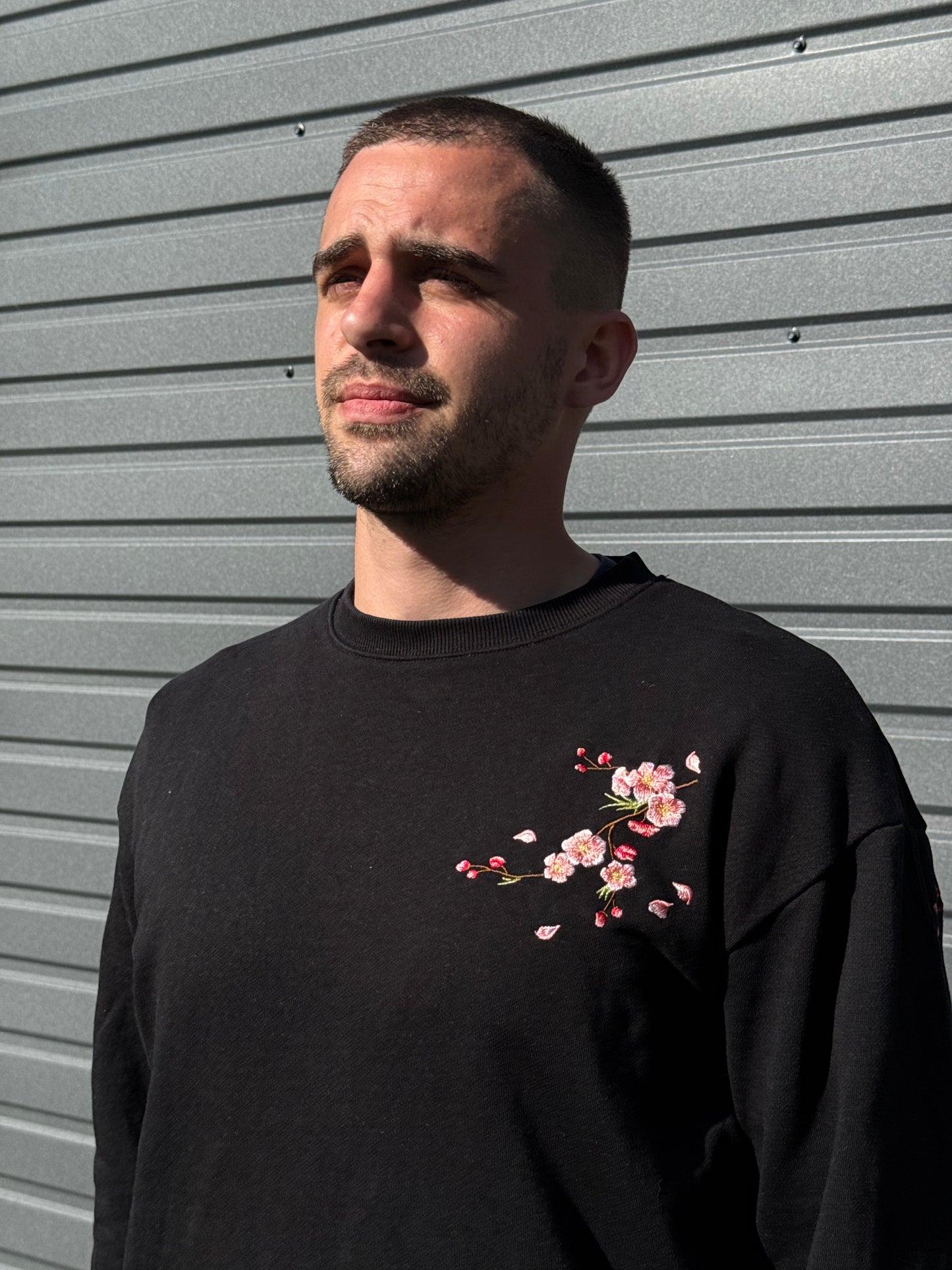 Embroidery - Sweatshirt "Sakura"